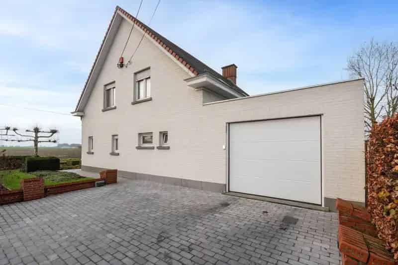 Ruime villa 4 slaapkamers 2 badkamers groot perceel