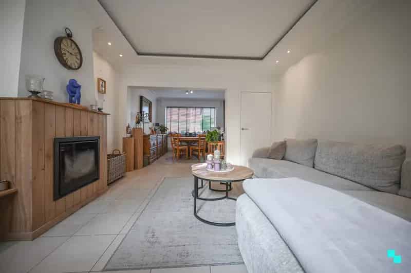 Gerenoveerde Rijwoning Izegem 166m²