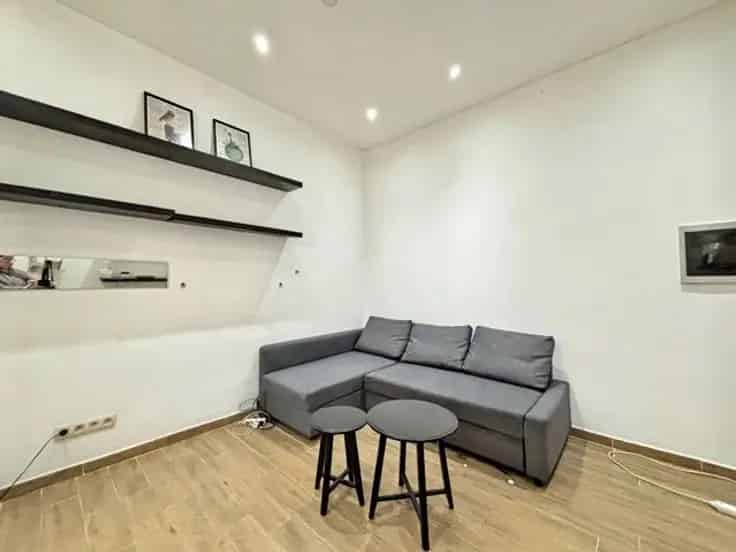Studio te Koop Etterbeek Germoir 30m2 Binnenplaats Garage