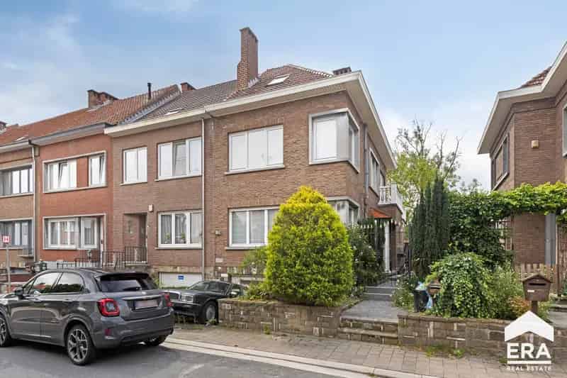 3 Slaapkamers Huis te Koop Garage Tuin