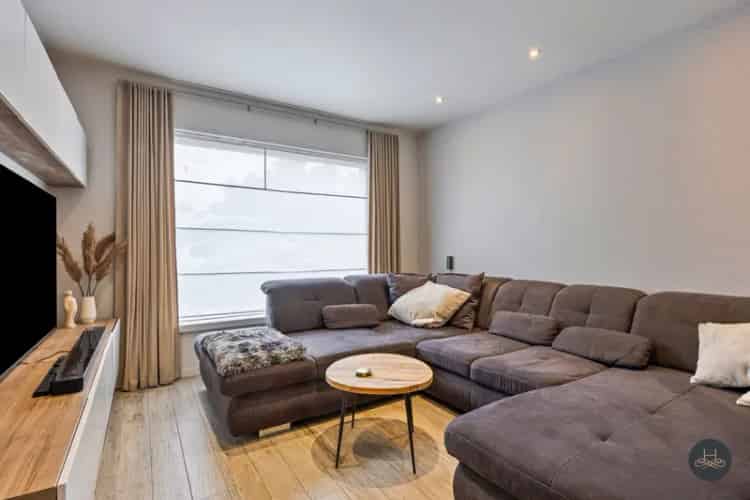 Instapklare gerenoveerde woning met open karakter