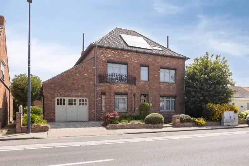 Karakteristieke Villa te Koop Woumen 3 Garages Grote Tuin
