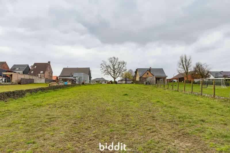 Bouwgrond 1830m² Rustig gelegen, nabij voorzieningen