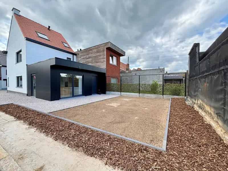 Ruime gerenoveerde woning 3 slaapkamers Deerlijk
