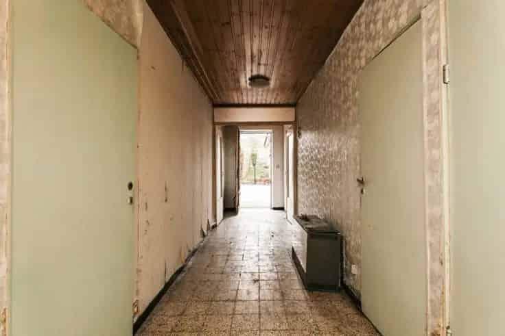 Huis Te Koop Tamines: Te renoveren woning met garage en tuin