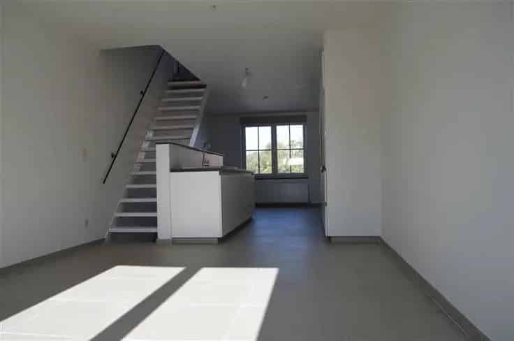 Huis Te Koop: Gezellige Instapklare Woning met Ruime Garage en Terras