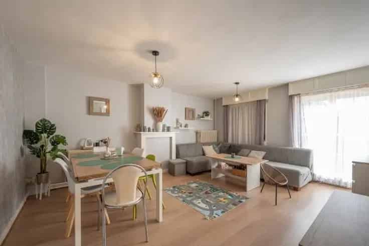 Appartementen Te Koop Sijsele: Opbrengsteigendom met 2 Appartementen en Garage