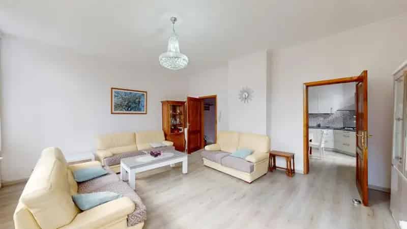 Huis te Schaerbeek Triplexwoning 169m2 Handel 40m2