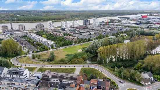 Totaal te renoveren op top locatie in Temse