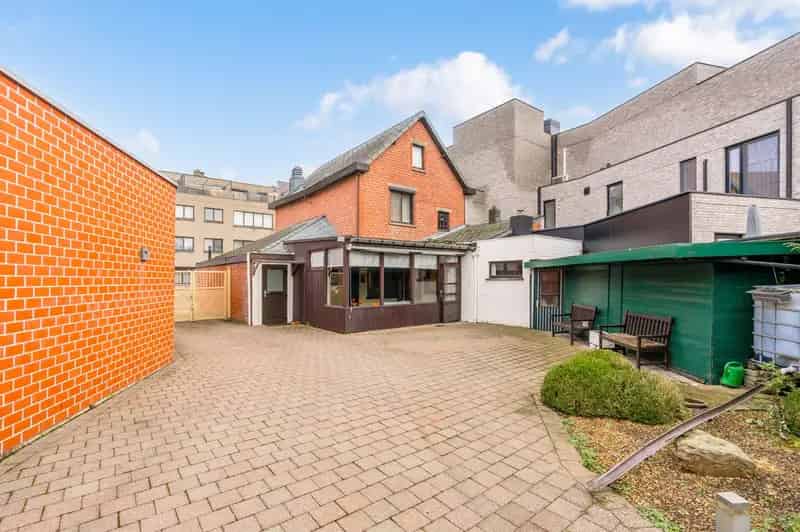 Op te frissen woning met tuin te Herk de Stad