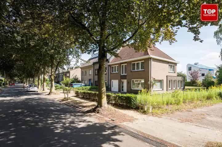 Huis te koop Wondelgem: 4 slaapkamers, garage en zolder