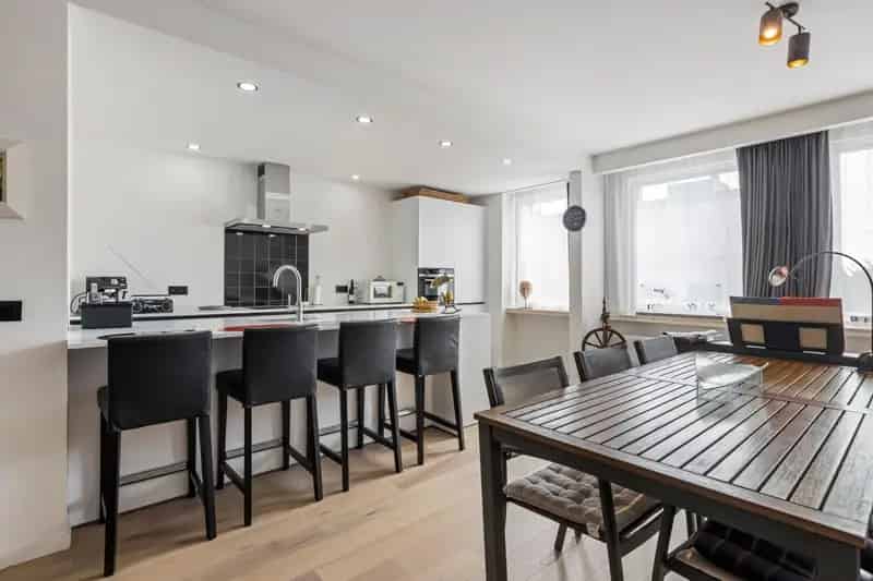Appartement te huur  3 slaapkamers gerenoveerd 2023
