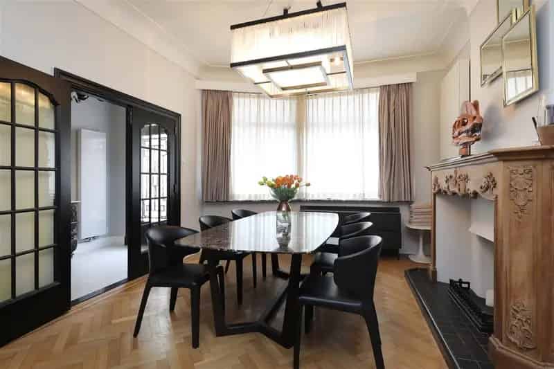 Herenhuis te koop Hasselt 4 slaapkamers garage luxe renovatie