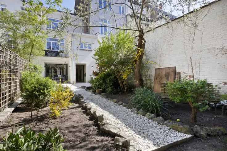 Herenhuis Brussel 295m2 Gerenoveerd 4 slaapkamers Tuin