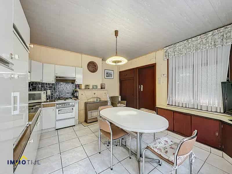 Huis te koop in Baardegem: 4 slaapkamers, garage en grote tuin