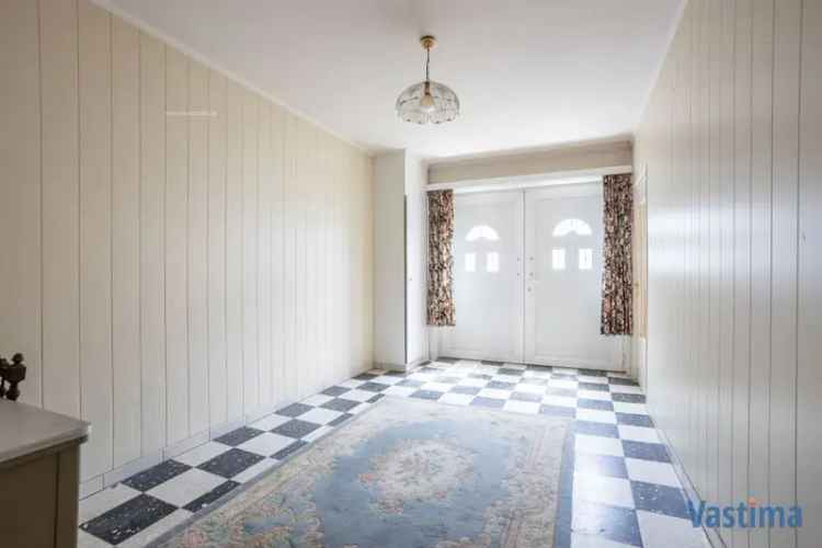 Te renoveren woning met 3 slaapkamers te Aalst