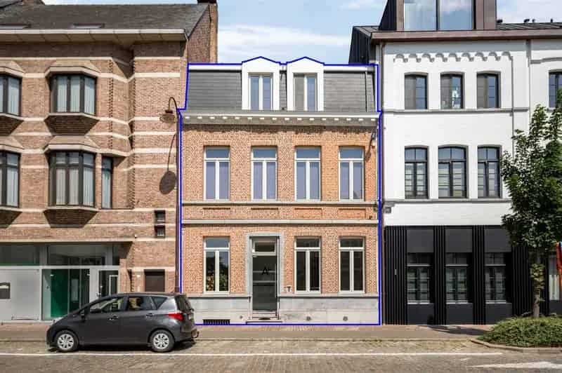 Herenwoning met praktijkruimte te Duffel
