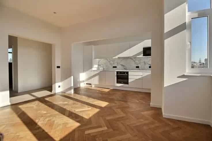 Appartement Te Koop Altitude 100: Gerenoveerd 2 Slaapkamers