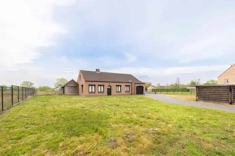 Gelijkvloerse woning 3-5 slaapkamers weiland Ramsel