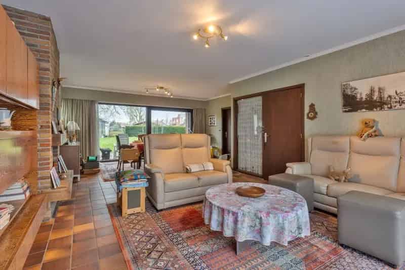 Huis te koop Bazel: Kluswoning met potentieel
