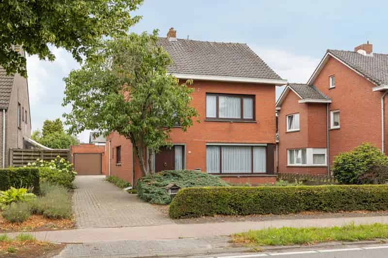 Huis te koop: Gezinswoning met garage en tuin