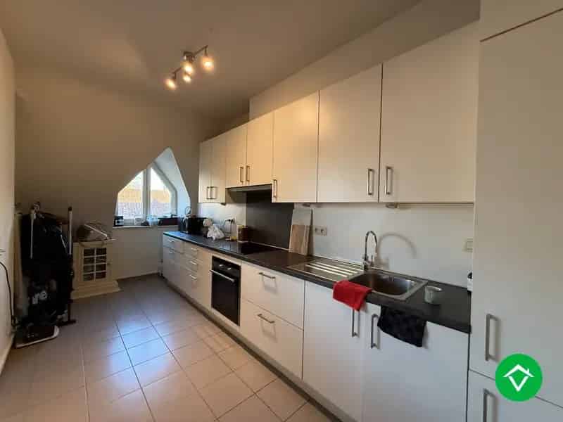 Ruim Dakappartement 3 Slaapkamers Centrum Roeselare