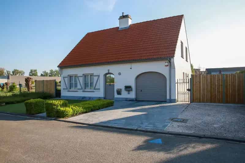 Huis te koop Wakken: Instapklare villa met garage en tuin