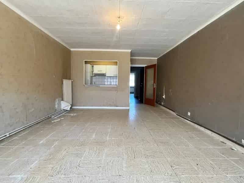 Gelijkvloers Appartement te Koop Roeselare met Garage