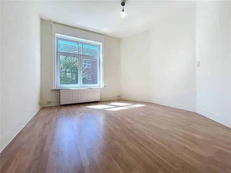 Huis Te Koop in Alsemberg: Ruime Familiewoning met Atelier