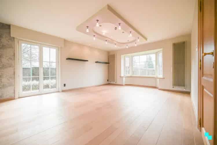 Huis te koop Wielsbeke: Landelijke villa met 4 slaapkamers en grote tuin