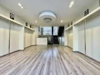 Handelspand te Huur Laken - Bedrijfsappartement inbegrepen