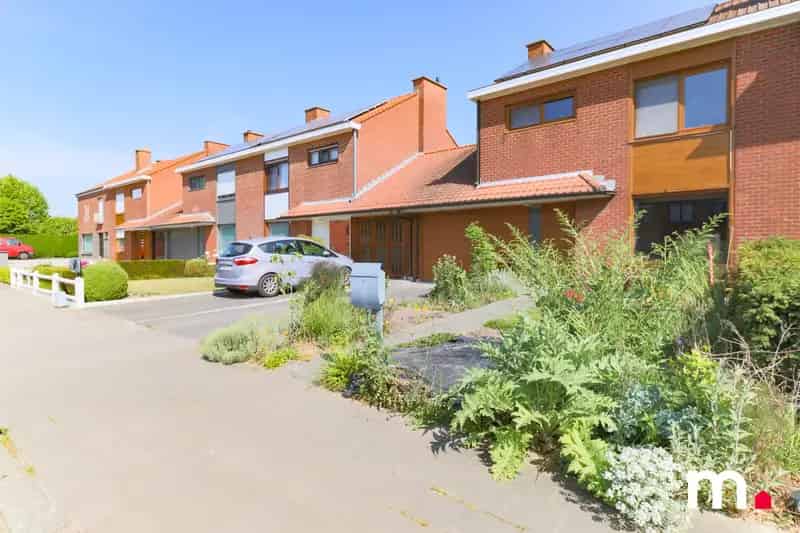 Huis te koop Aalbeke: Ruime woning met grote tuin