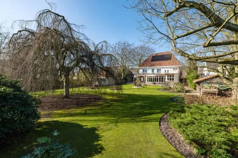 Luxe Villa te Bilzen met Zwembad en Grote Tuin