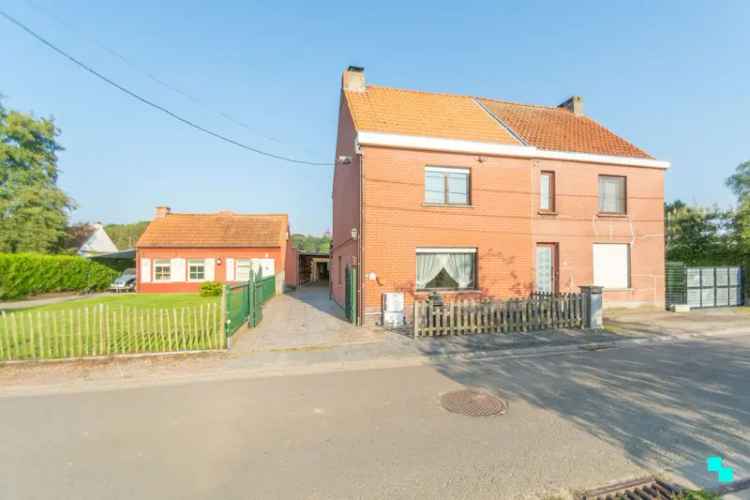 Te renoveren woning met opslagplaats te Bottelare dorp