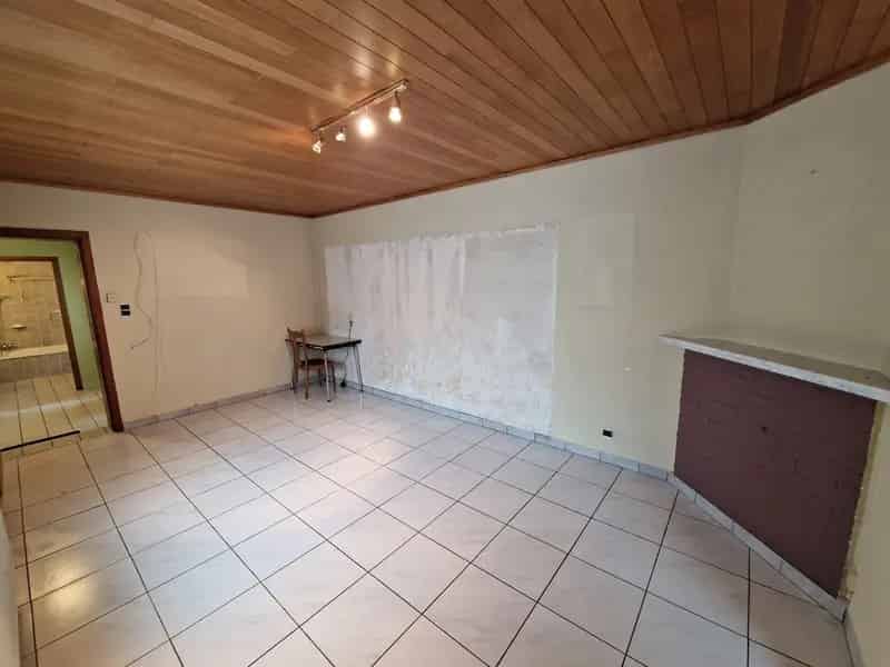 Te renoveren woning met tuin en weide 10a 84ca
