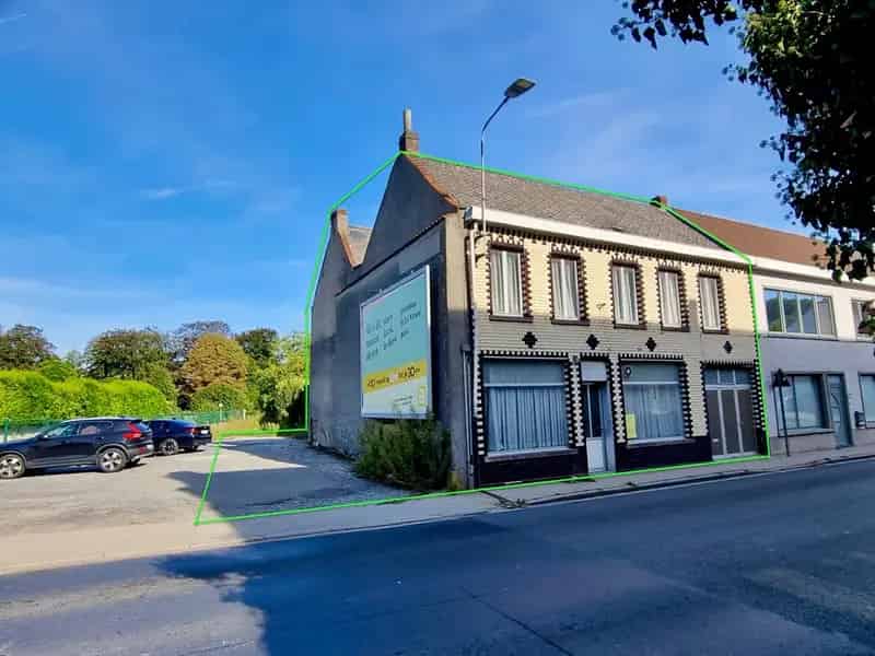 Te renoveren woning of bouwgrond voor 2 nieuwbouwwoningen