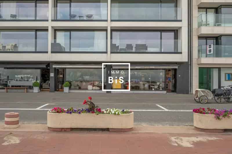 Handelspand Zeedijk Zoute: Ruime winkel met brede etalage