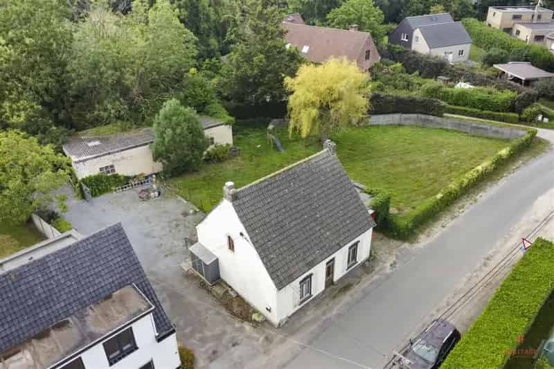 Huis te koop Knesselare: Landelijke woning te renoveren met weide