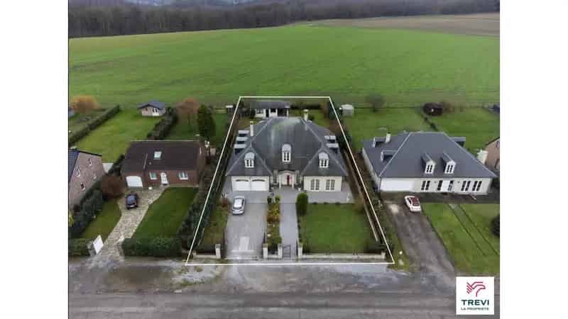 Luxe Villa te Huur Wanfercée-Baulet Nabij Scholen en Winkels