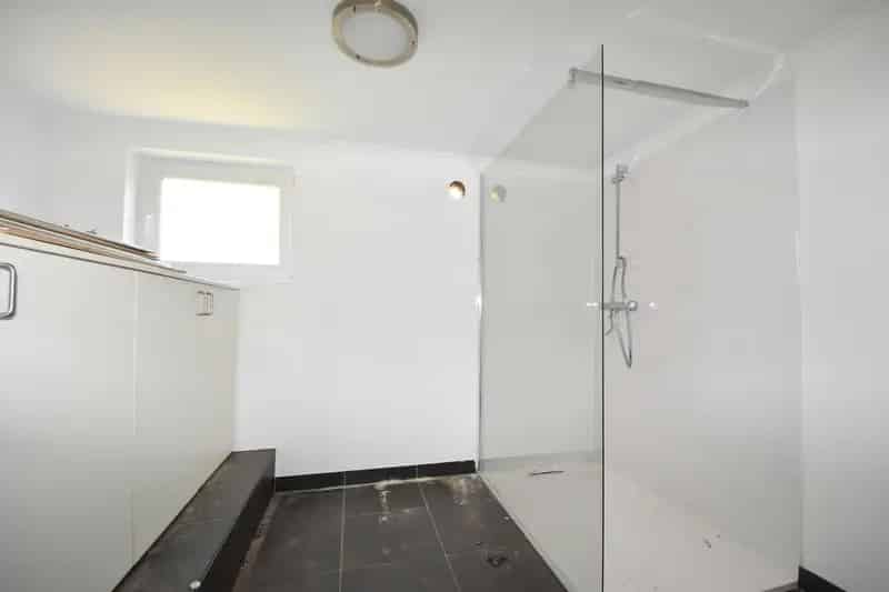 Te Huur Deels Gerenoveerde Woning 3 Slaapkamers Garage Tuin