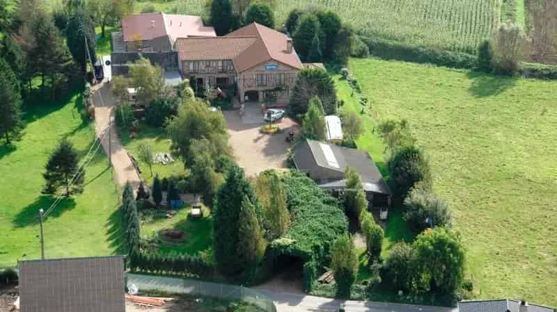 Handelspand te koop West-Vlaanderen: Hotel met 10 Kamers en Restaurant