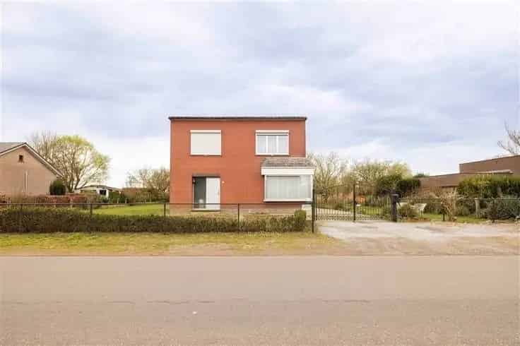 Huis Te Koop Geel: Open Bebouwing 13723m² te Moderniseren