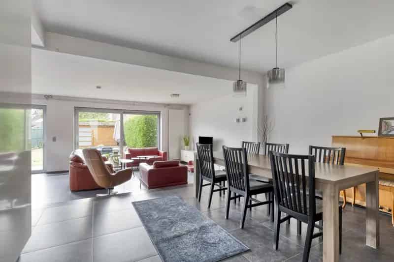 Ruime 3-gevelwoning te Liedekerke met 3 badkamers