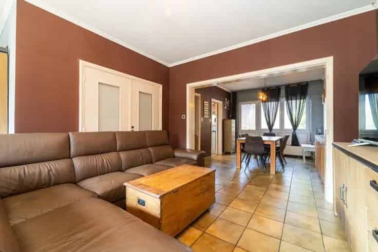 Huis Te Koop Nabij Voorzieningen - 3 slaapkamers - Garage