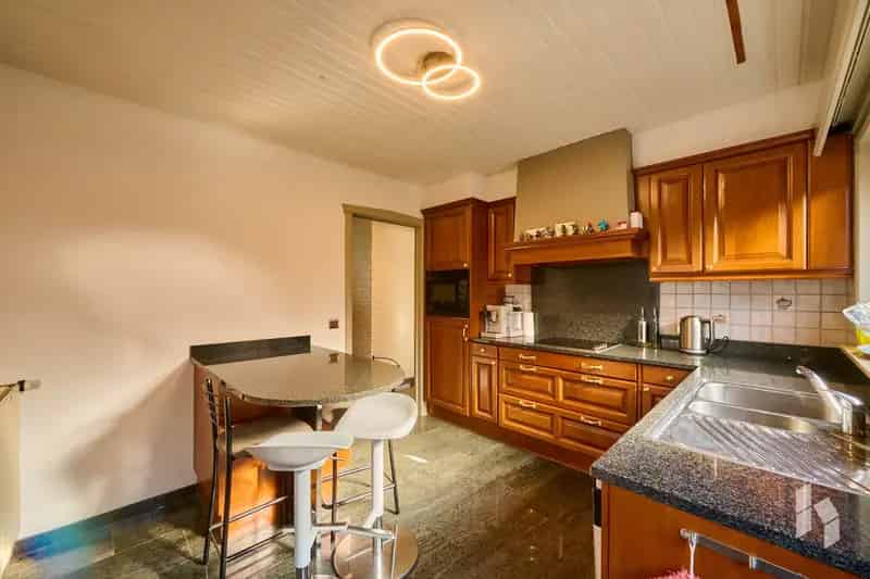 Huis te huur 3 slaapkamers centraal gelegen