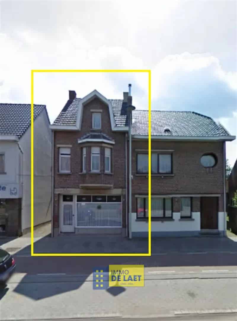 Ruime woning te renoveren met veel potentieel Toplocatie