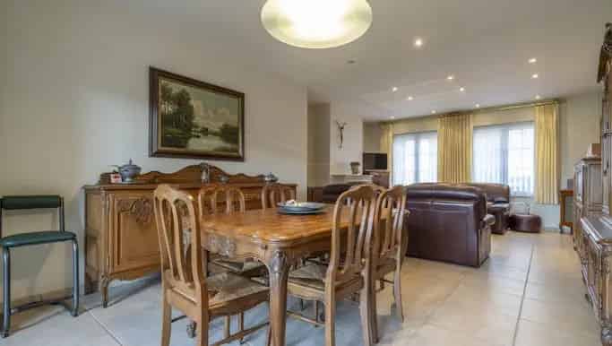 Huis te koop Lauwe - Instapklare woning met tuin
