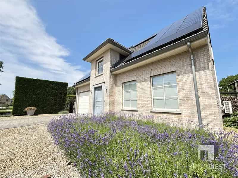 Huis te koop Paal: Rustige woning met zwemvijver