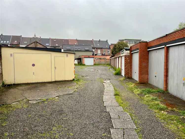 Garagebox te Huur met Kantelpoort