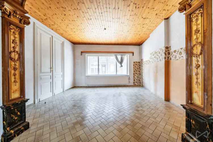 Huis te koop Bouffioulx: Ruime woning renovatieproject